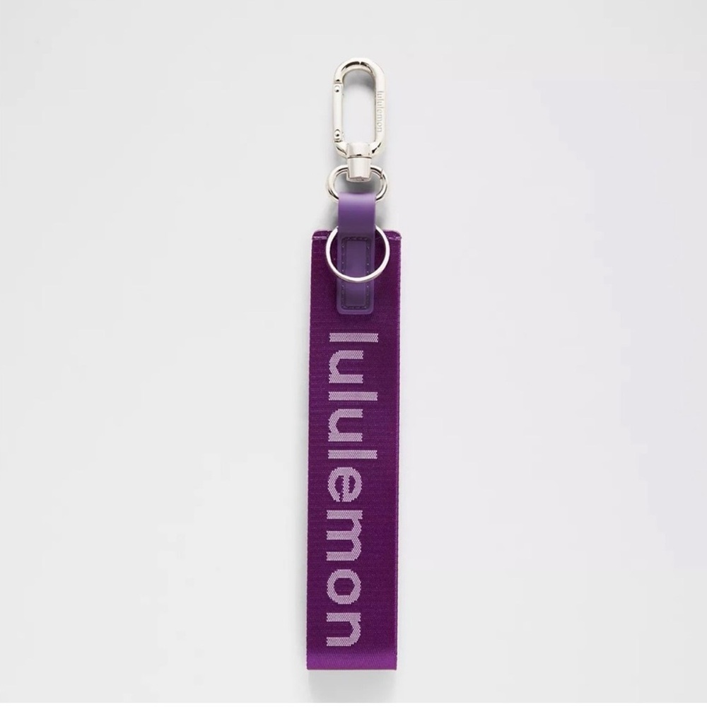 Lululemon Never Lost Keychain - College Purple